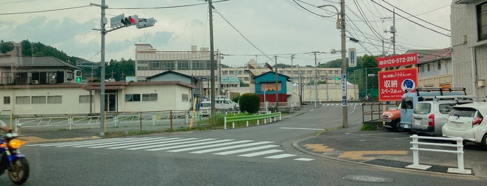 Hachioji Yugi Post Office is one of 八王子市内郵便局.