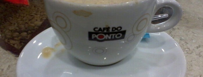 Café do Ponto is one of Tempat yang Disukai Charles.