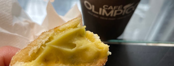 Café Olimpico is one of Locais salvos de Rebecca.