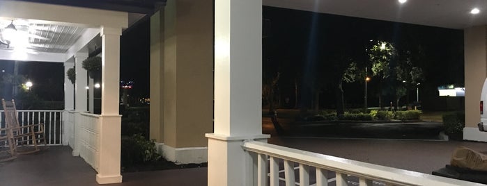 Baymont Inn & Suites Fort Myers Airport is one of Jack : понравившиеся места.