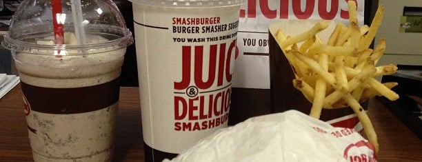 Smashburger is one of Lugares favoritos de Stefan.