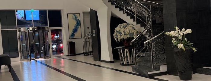 The S Hotel Bahrain is one of yazeed : понравившиеся места.