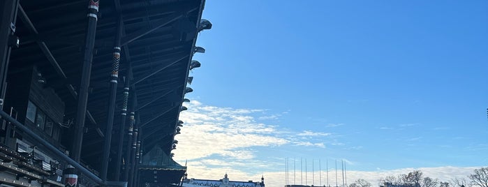 Stockholms Stadion is one of Stockholms blå skyltar.