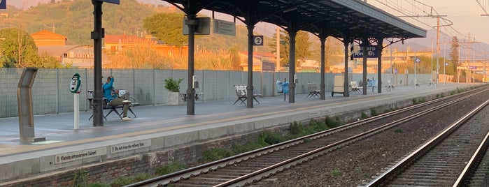 Stazione Carrara - Avenza is one of Trouvez Lamour (precious gifts).