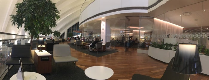 Star Alliance Lounge is one of Locais curtidos por Todd.