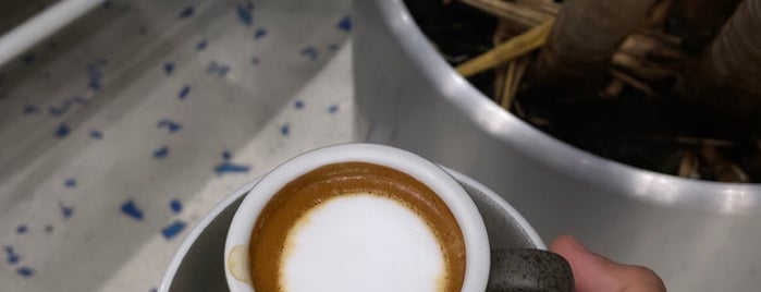 Ask Coffe is one of Caffeine In Kuwait 🇰🇼☕️.