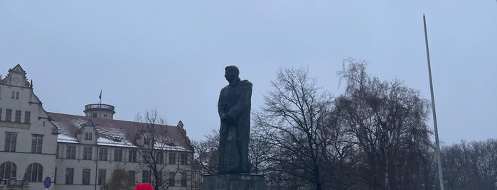 Pomnik Adama Mickiewicza is one of Poznań.
