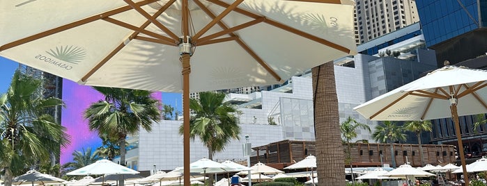 Azure Beach is one of Dubai Nightlife & Bars🥂✨.