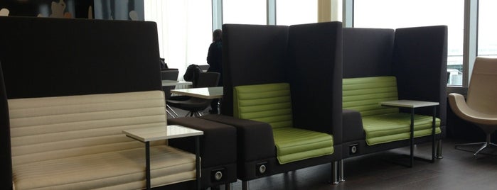 Menzies Aviation Lounge is one of Lugares favoritos de Melike.