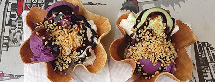 Waffle World (Kafkas Cafe) is one of Melike 님이 좋아한 장소.