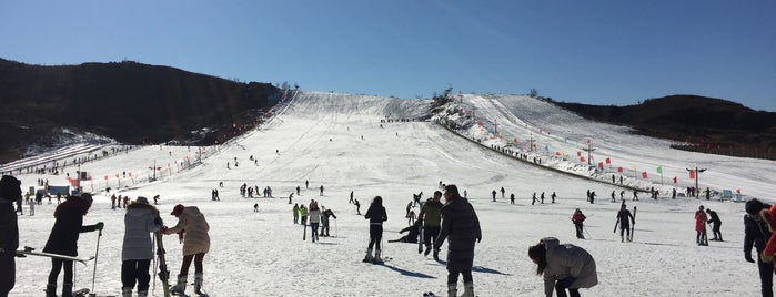 盘山滑雪场 Panshan Ski Resort is one of Ski & Snowboard China 滑雪和单板滑雪中国.