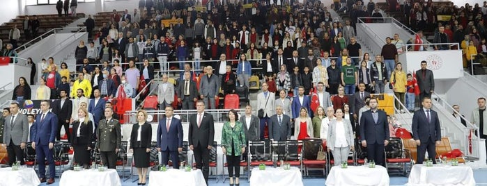Alaşehir Kapalı Spor Salonu is one of themaraton.