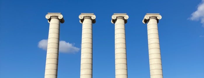 Les Quatre Columnes is one of Monumentos y lugares monumentales.