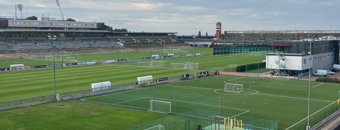 Velký strahovský stadion is one of Hola hola, hala volá.