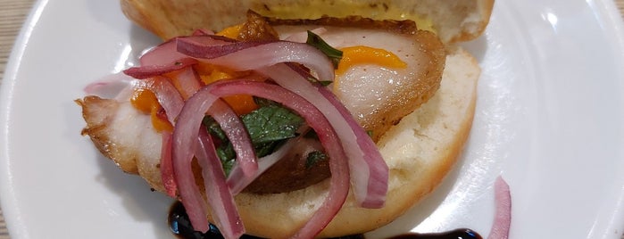 Hot Dog is one of Costa Brava.