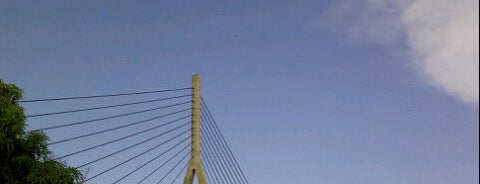 Puente Tampico is one of Carlosさんのお気に入りスポット.