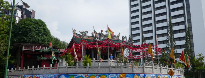 Tua Pek Kong Temple (古晋寿山亭大伯公庙) is one of Kuching Tourist Trails.