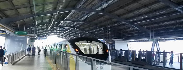 MRT Lat Phrao (YL01) is one of MRT - Yellow Line.