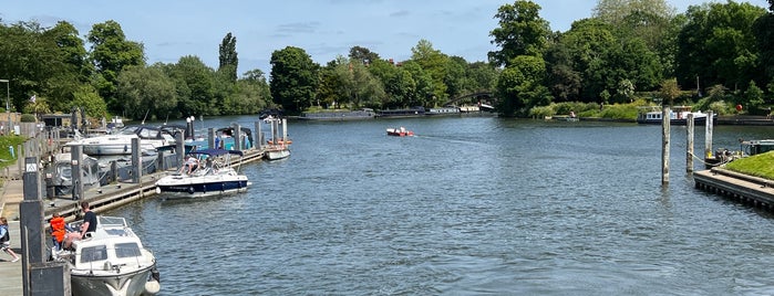 Shepperton Lock is one of Places to visit.