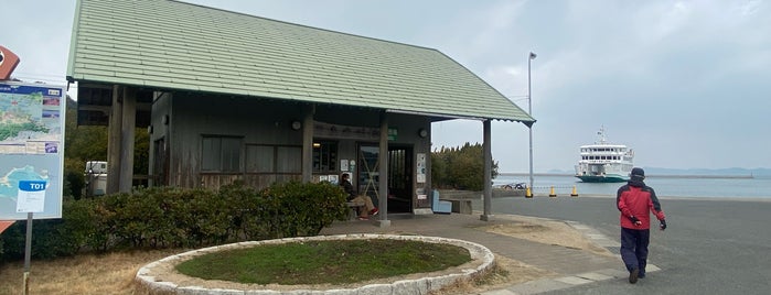 唐櫃港 is one of Teshima.