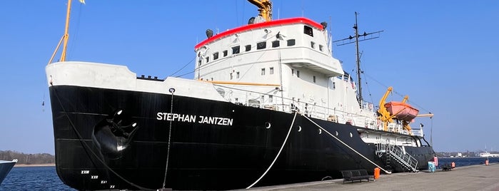 Eisbrecher Stephan Jantzen is one of Rostock & Warnemünde🇩🇪.