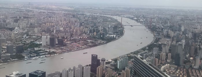 Shanghai Tower Observation Deck is one of Tempat yang Disukai Luis Felipe.