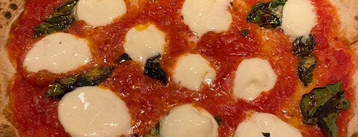 PIZZA SALVATORE CUOMO 代官山 is one of 渋谷.