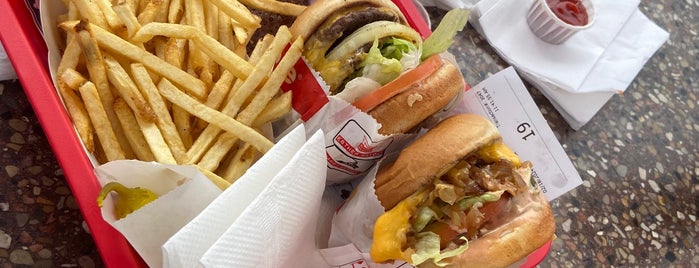In-N-Out Burger is one of Road trip.