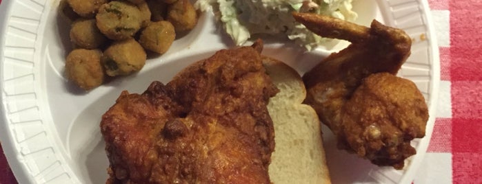 Gus's World Famous Fried Chicken is one of Chicago lunch spots.