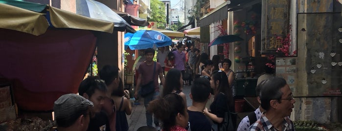 二奶巷 Concubine Lane is one of Edwin’s Liked Places.