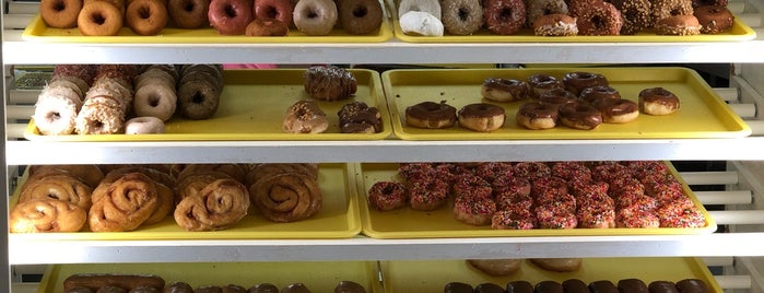 Daylight Donuts is one of KS: Garden City.