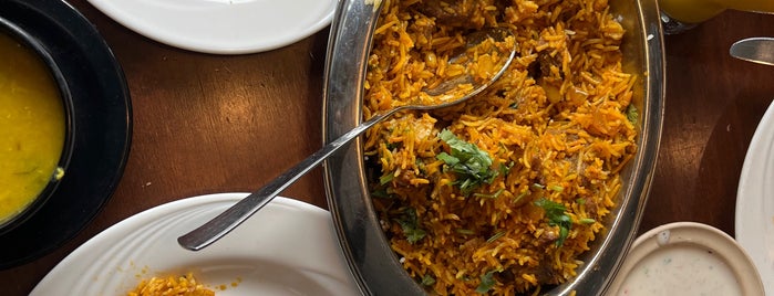 India Palace Uptown is one of Date Nights.