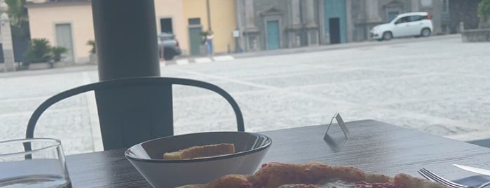 l'ideale Pizza Contemporanea & Bistrot Como is one of Lake Como, Italy.