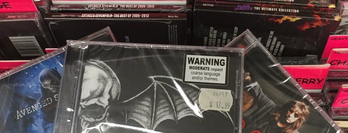 JB Hi-Fi is one of Lieux qui ont plu à Kris.