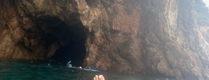 The Caves is one of Virgin Islands.