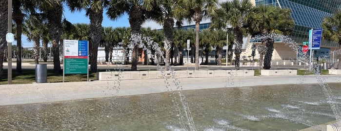 Bayfront Park is one of cc.