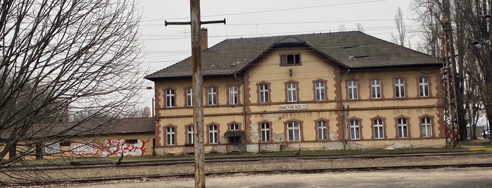 Rákosrendező vasútállomás is one of Pályaudvarok, vasútállomások (Train Stations).