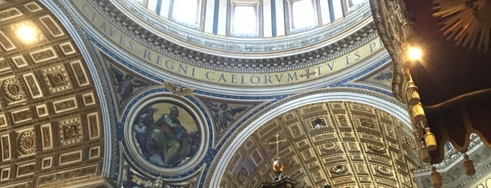 Basilica di San Pietro in Vaticano is one of Posti che sono piaciuti a Kristin.