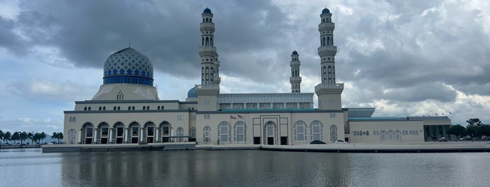 KK City Mosque is one of 코타키나발루.