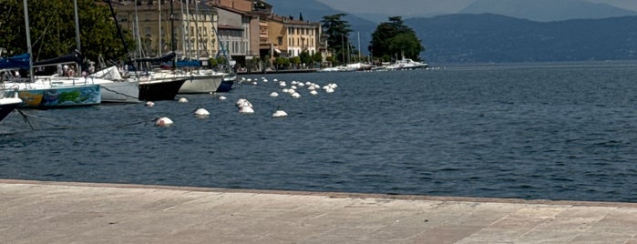 Ristorante con Pizza Capriceuno is one of Lago di Garda.