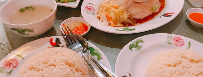 Jew Kit 友吉飯店 is one of SG Chicken Rice Trail....