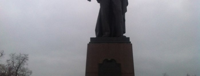 Памятник Репину is one of Памятники и скульптуры Москвы.