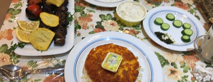 Gilan Khorak Restaurant | رستوران گيلان خوراك is one of Lieux qui ont plu à Faranak.