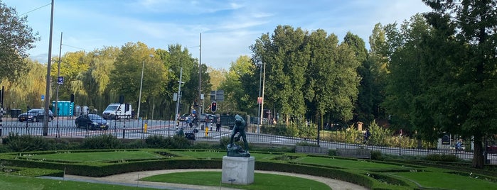 Сад Государственного музея is one of Carl : понравившиеся места.