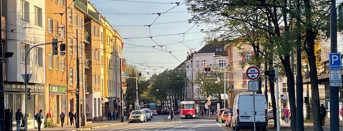 Vozovna Strašnice (tram) is one of Tramvajové zastávky v Praze.