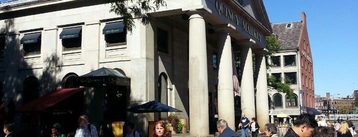 Quincy Market is one of BOS Landmarks.