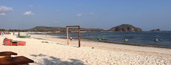 Pantai Tanjung Aan is one of Lombok 2017.