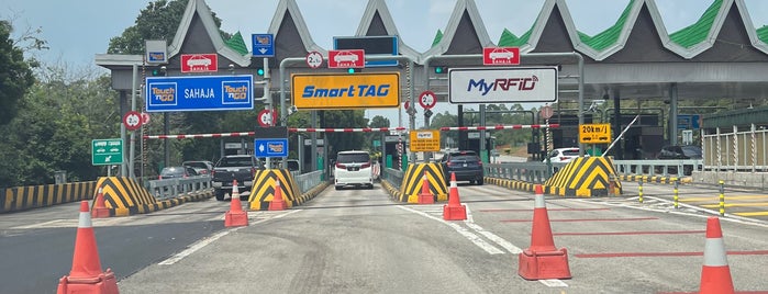 Plaza Tol Ayer Keroh is one of A local’s guide: 48 hours in Malaysia.