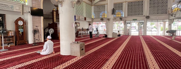 Masjid Al Muhsinin is one of Working days.