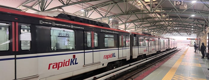 RapidKL Titiwangsa (ST9) LRT Station is one of Lieux qui ont plu à ÿt.